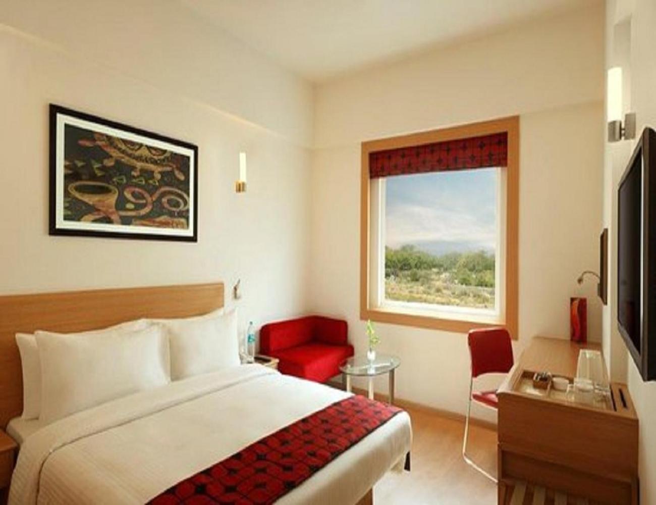 Hotel Tu Casa International Near Delhi Airport Нью-Дели Экстерьер фото