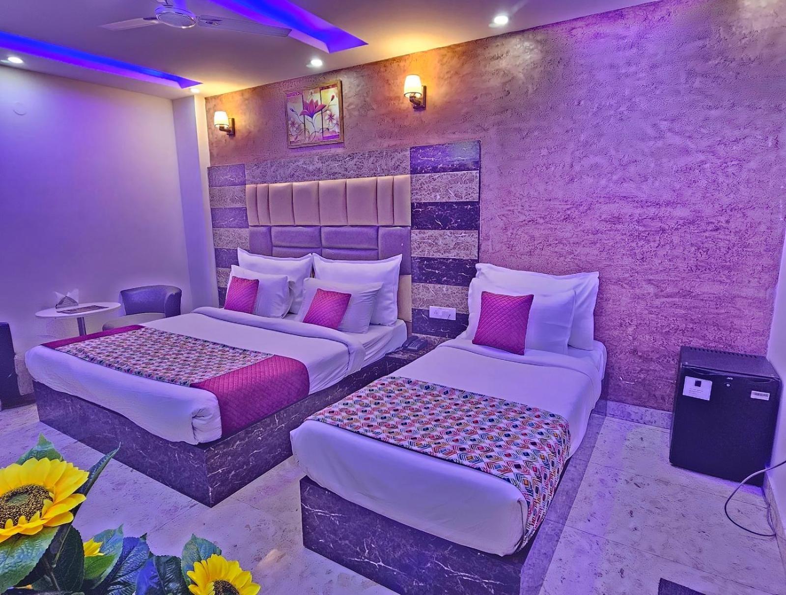 Hotel Tu Casa International Near Delhi Airport Нью-Дели Экстерьер фото